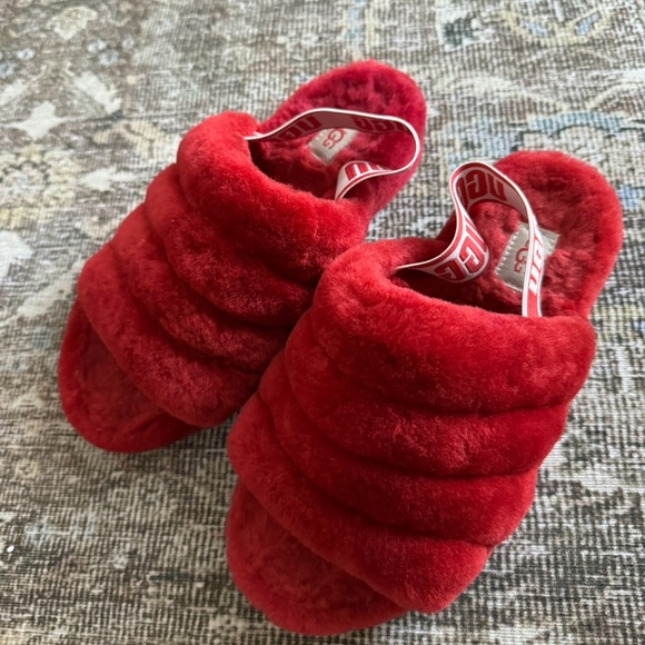 UGG Fuzzy Slippers Yeah Slide Red Slippers - Picture 5 of 7